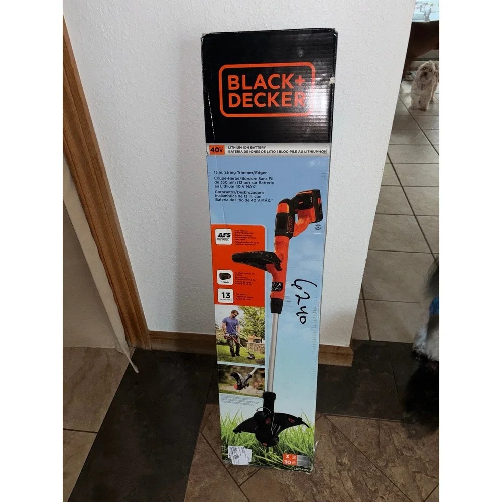 The BLACK+DECKER 40V MAX* Lithium String Trimmer - new in box